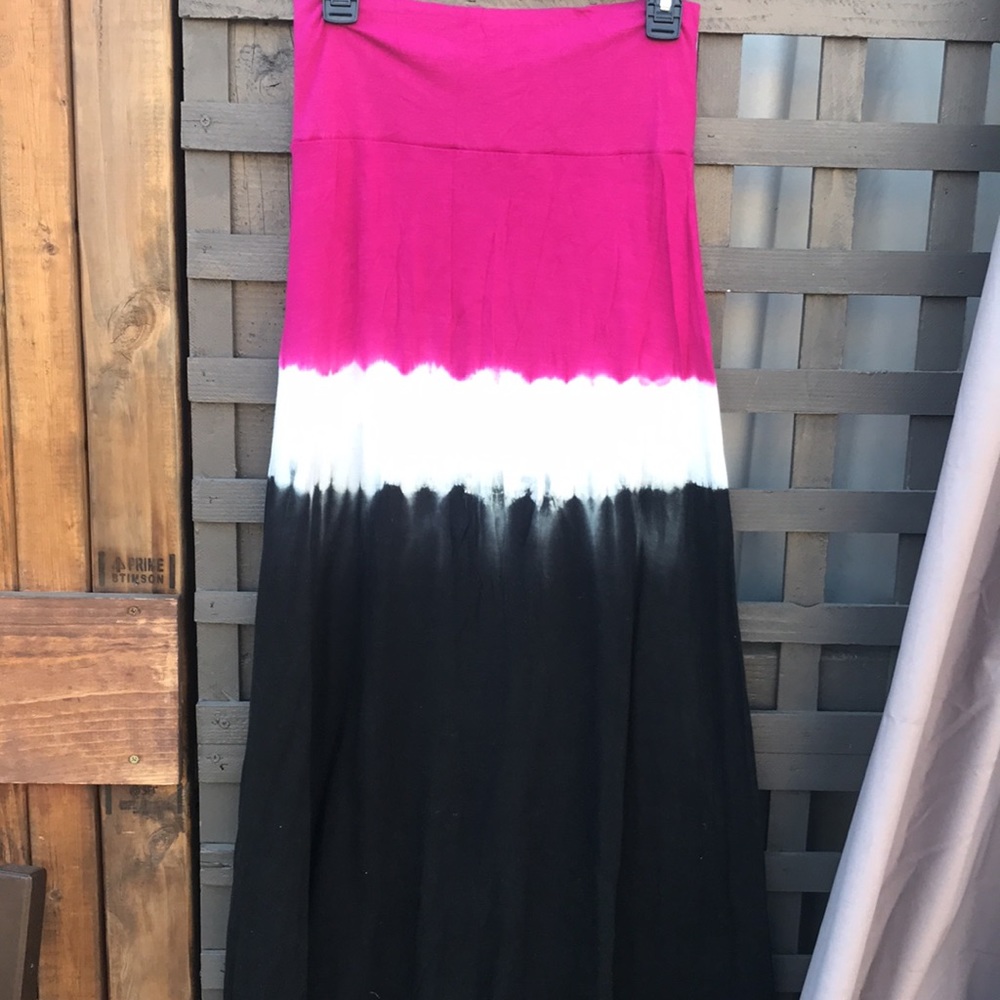 Multi color skirt, great colors. Can be worn as a dress too